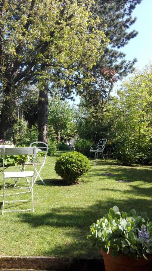 La Malposte Bed and Breakfast Reviers Exteriör bild